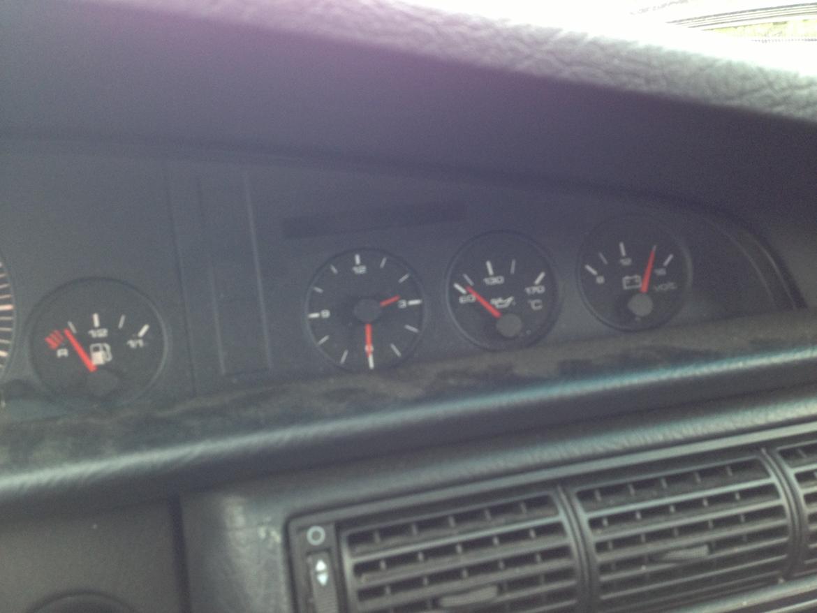 Audi A6 (C4) limousine billede 2