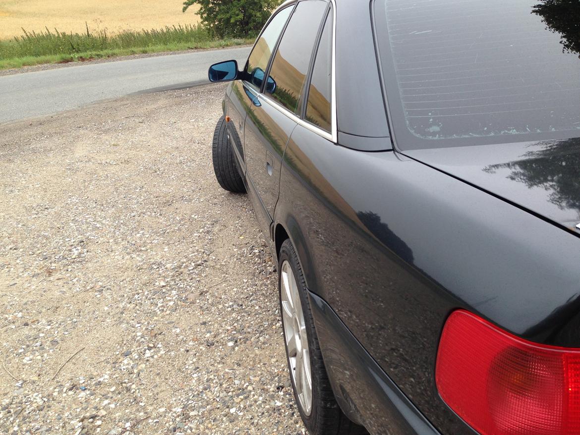 Audi A6 (C4) limousine billede 3