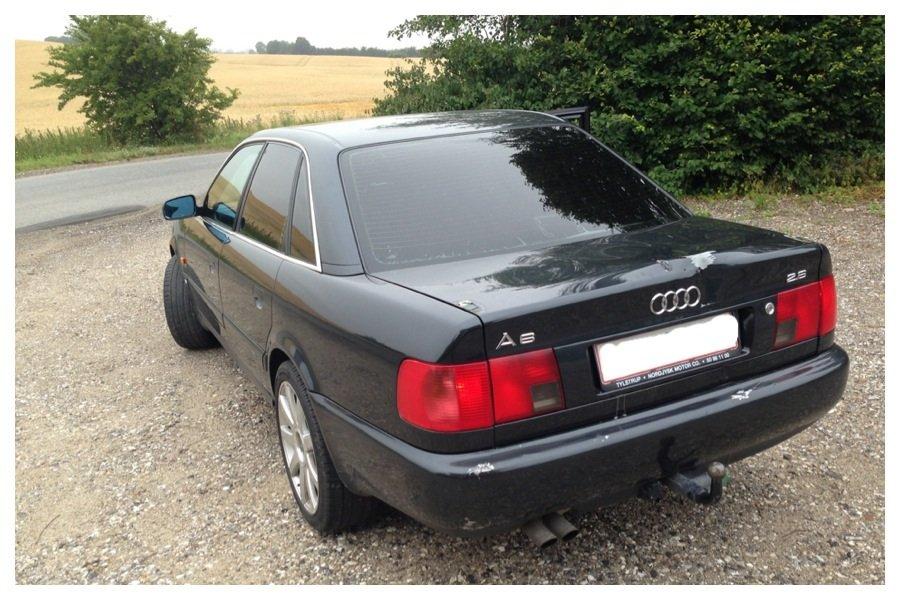 Audi A6 (C4) limousine billede 7