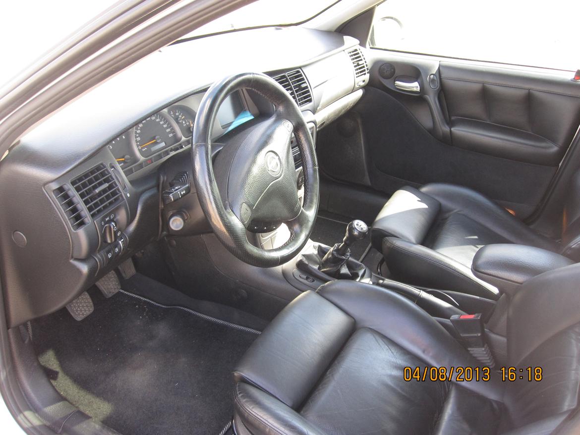 Opel Vectra 2.2 DTi Sport billede 14