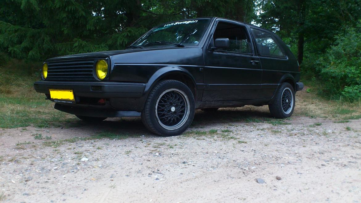 VW Golf 2 1,6 D - Mangler lige gevinden og solfilmen :) billede 1
