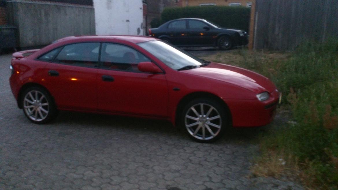 Mazda 323F billede 4