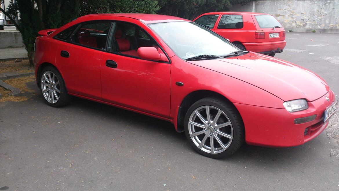 Mazda 323F billede 9
