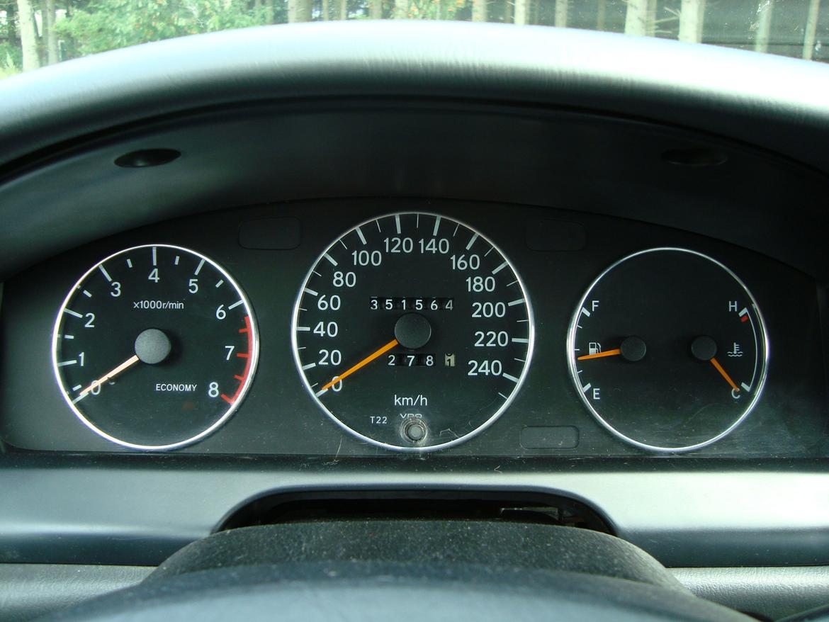 Toyota Carina E XL.I Commander - Håndpolerede aluringe. billede 6