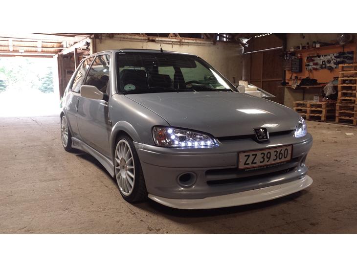 {{currentPhoto.altText}} billede {{currentPhoto.number}}