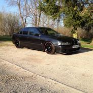 BMW E39 523i