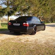 BMW E39 523i