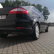 Ford Mondeo 2,0 Ghia 4d