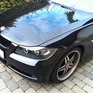 BMW 320i E90