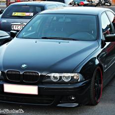 BMW E39 523i