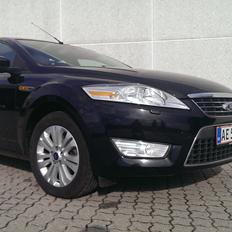 Ford Mondeo 2,0 Ghia 4d