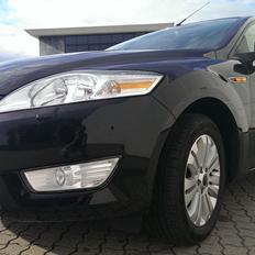 Ford Mondeo 2,0 Ghia 4d