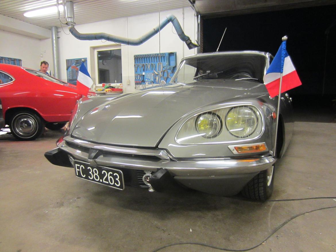 Citroën ds 20 - klargøring til udstilling på Sakskøbing gl sukkerfabrik. billede 7