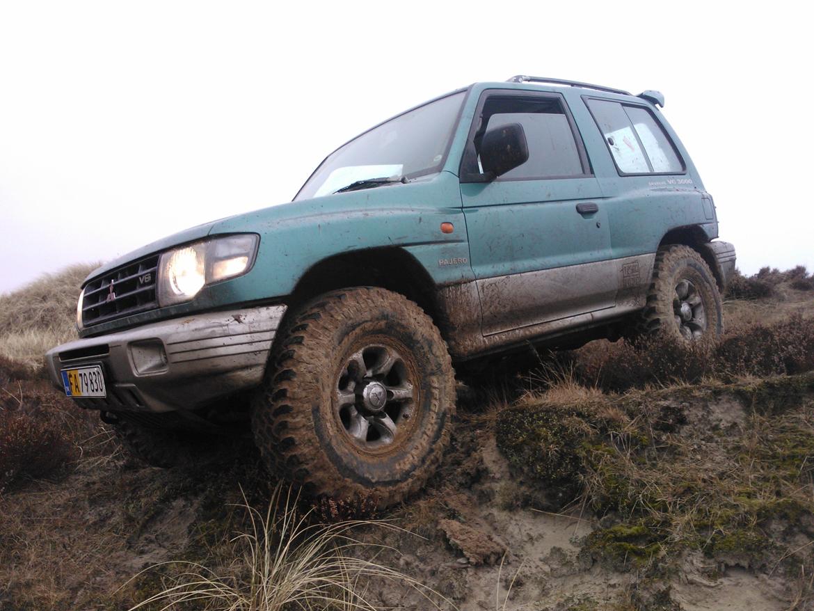 Mitsubishi Pajero V6 3000 aut billede 1