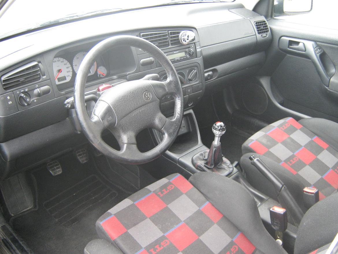 VW Golf 3 TDI "20 jahre" - dejlige farver, men ikke lige så moderne mere billede 7