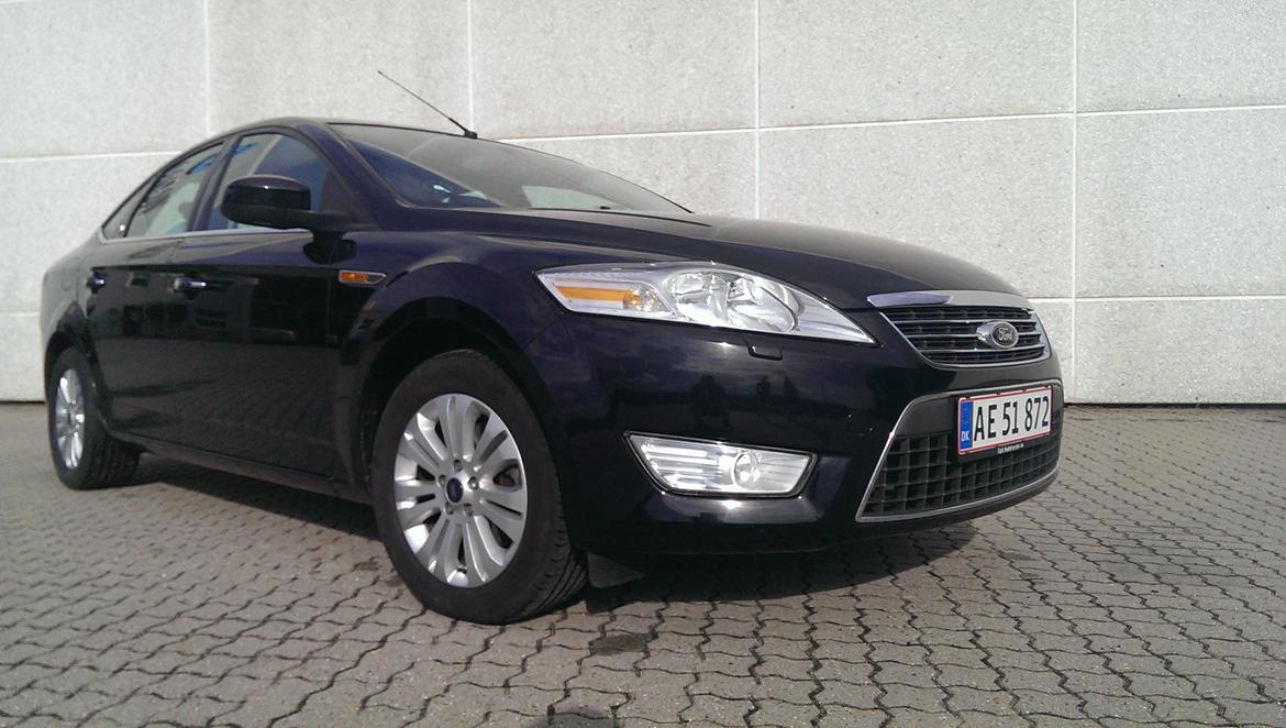 Ford Mondeo 2,0 Ghia 4d billede 1