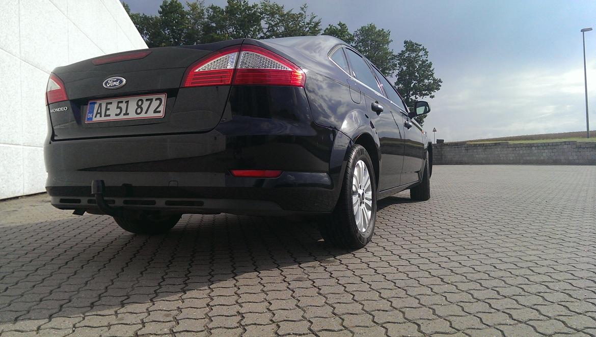 Ford Mondeo 2,0 Ghia 4d billede 4