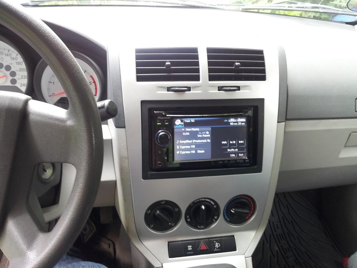 Dodge Caliber - Her med Pioneer AVIC-F910BT billede 6