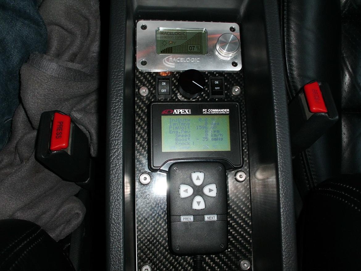 Toyota Supra 3.0 Turbo - 2JZ-GTE - Godkendt - Racelogic traction control og Apexi Power FC hand controller. Den sorte knap er til valg af program på gearkassen. billede 15