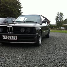 BMW E21