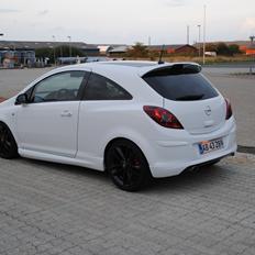 Opel Corsa D Limited Edition