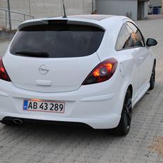 Opel Corsa D Limited Edition