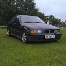 BMW E36 320i