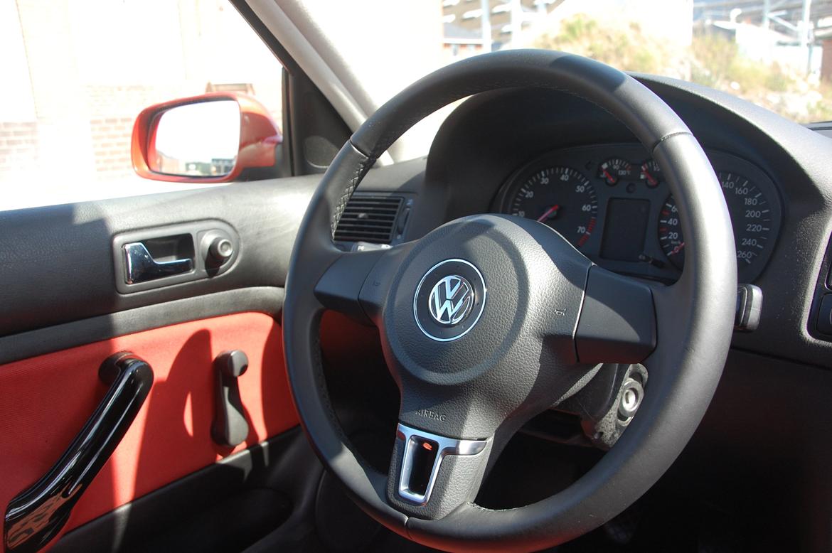 VW Golf 4 - Golf 6 rat og airbag. Lækkert at holde ved, og meget pænere end det originale Golf 4 rat billede 15