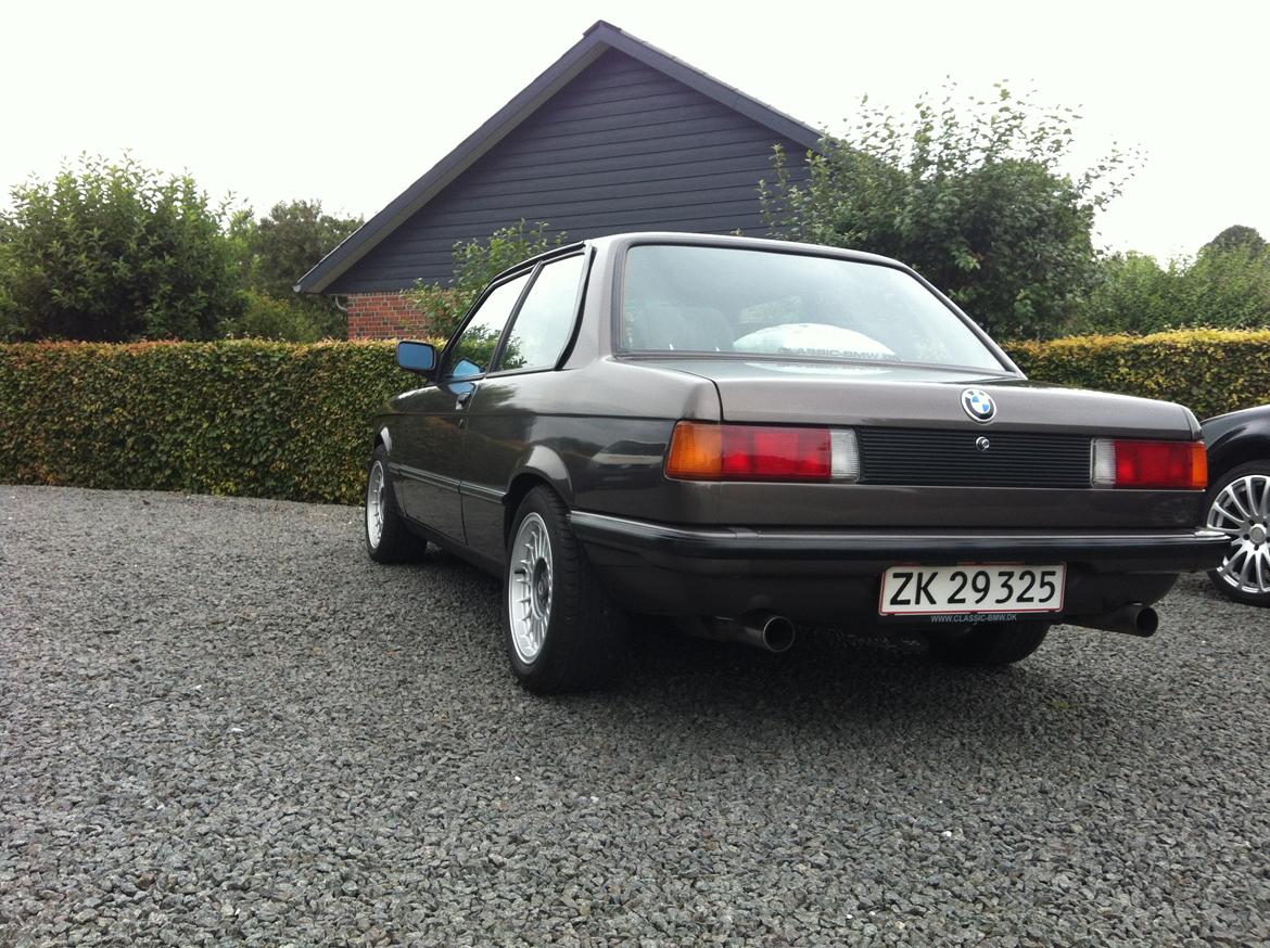 BMW E21 billede 1