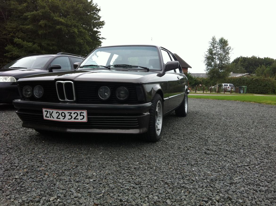 BMW E21 billede 2