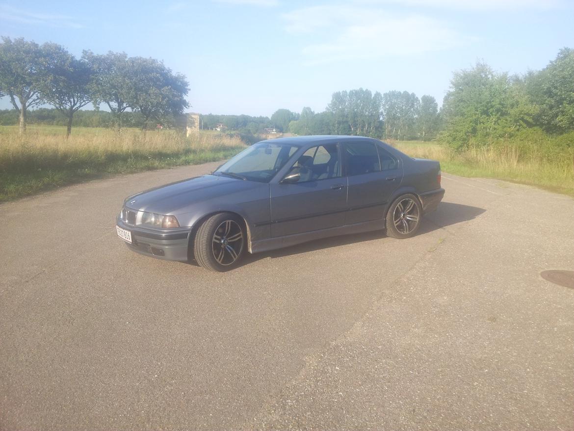 BMW E36 320i billede 2