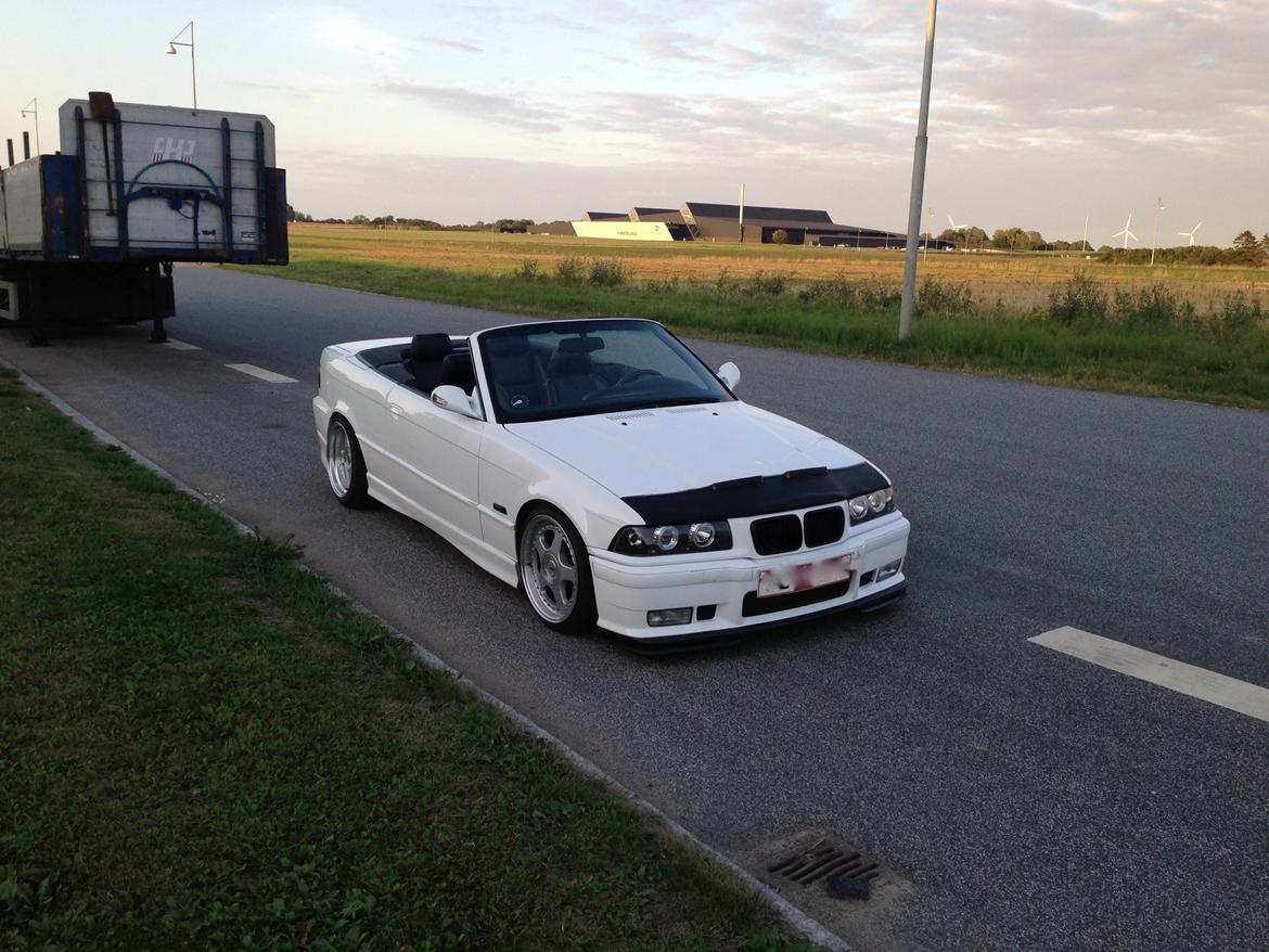 BMW 320i cabriolet billede 2