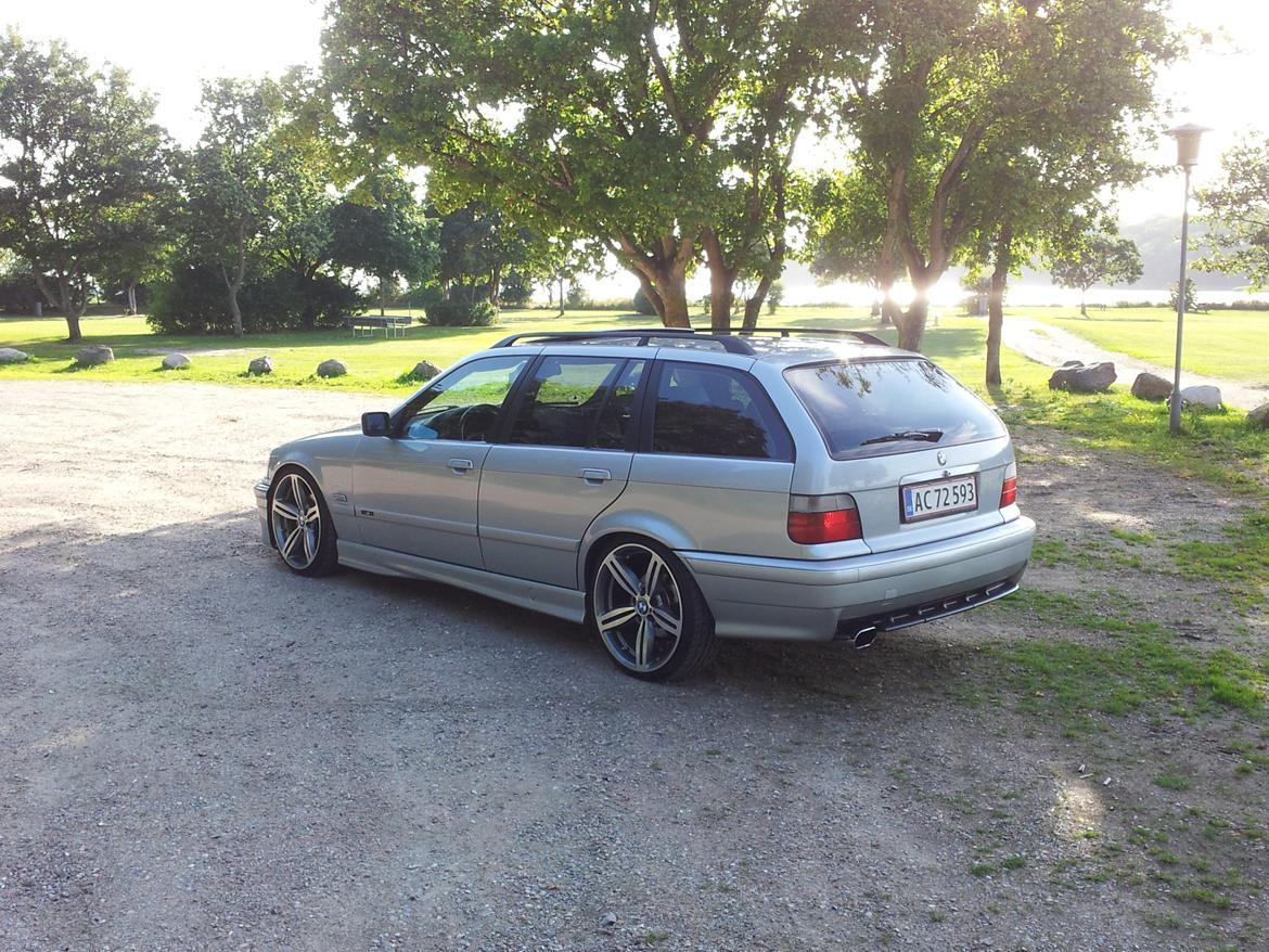 BMW 328i touring (solgt) billede 17