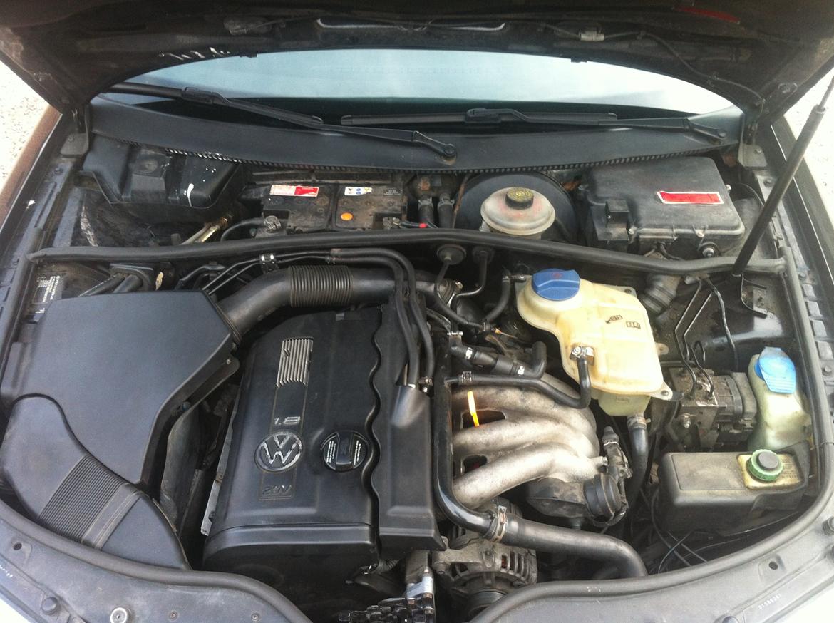 VW passat 1,8 20v limo billede 4