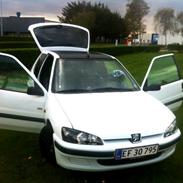 Peugeot 106 1,6i XR aut.