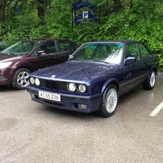 BMW E30 318is