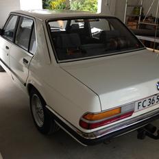 BMW E28 520 I