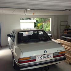 BMW E28 520 I