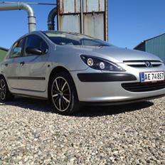 Peugeot 307 Black N' Grey -"DØD"-