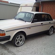 Volvo 240 GLT