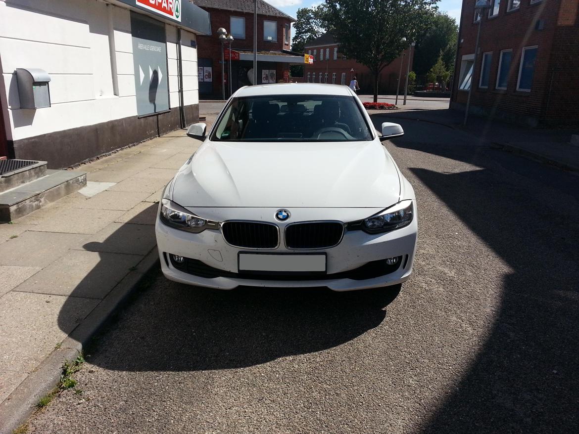 BMW F30 318d billede 3