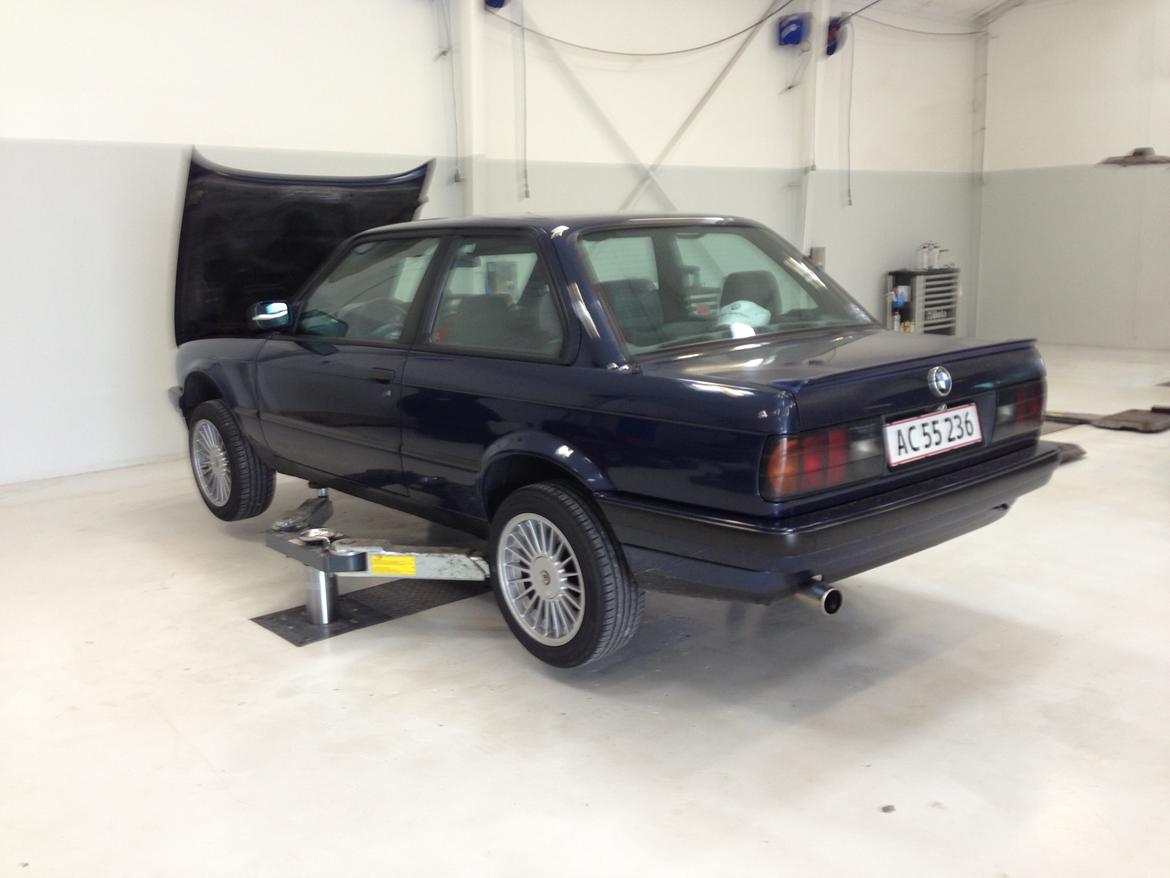 BMW E30 318is billede 2