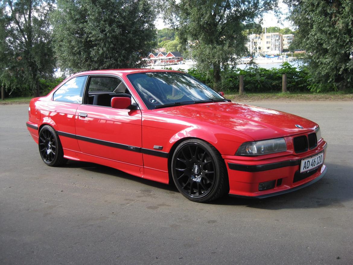 BMW 320i billede 1