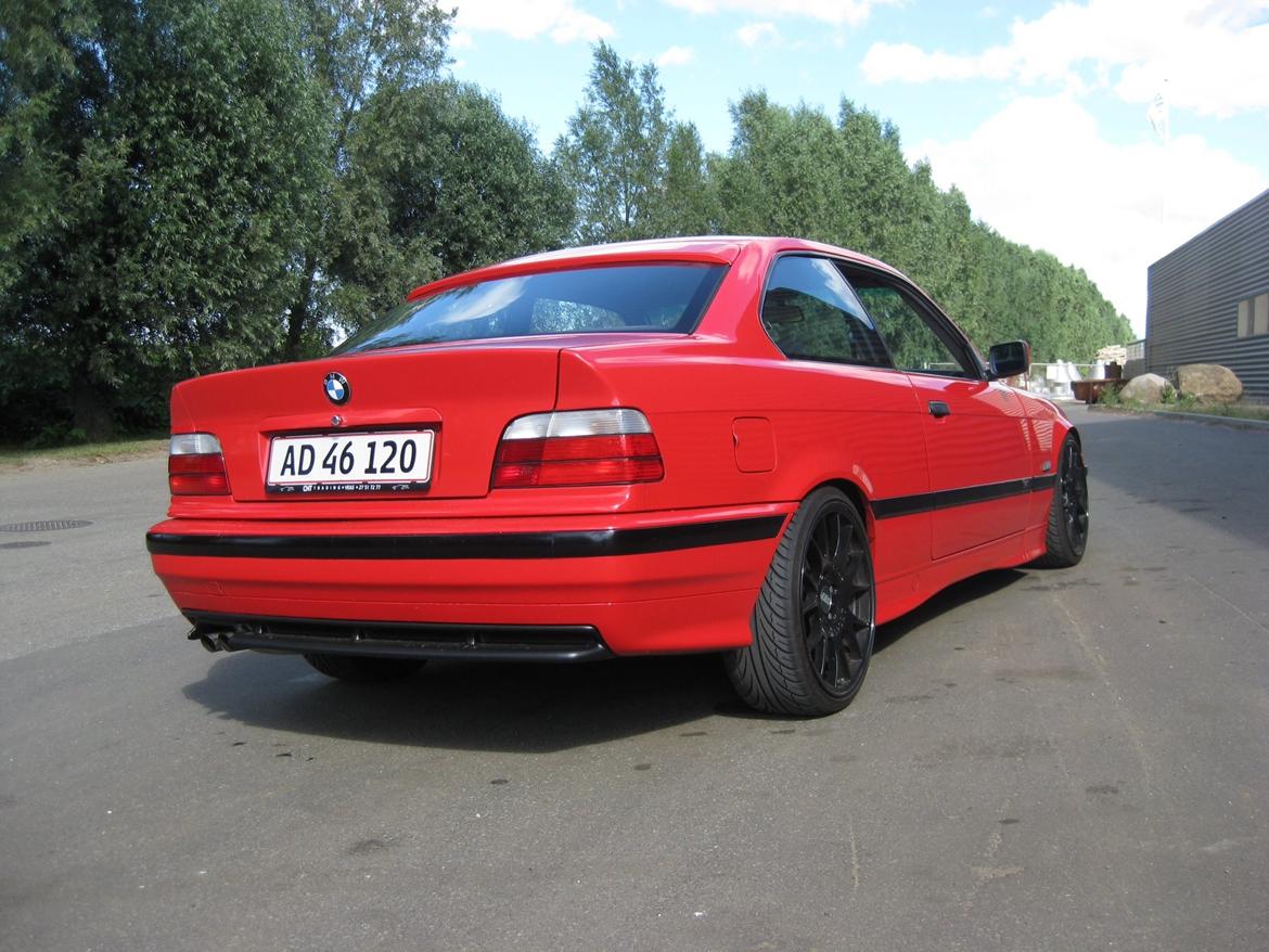 BMW 320i billede 2