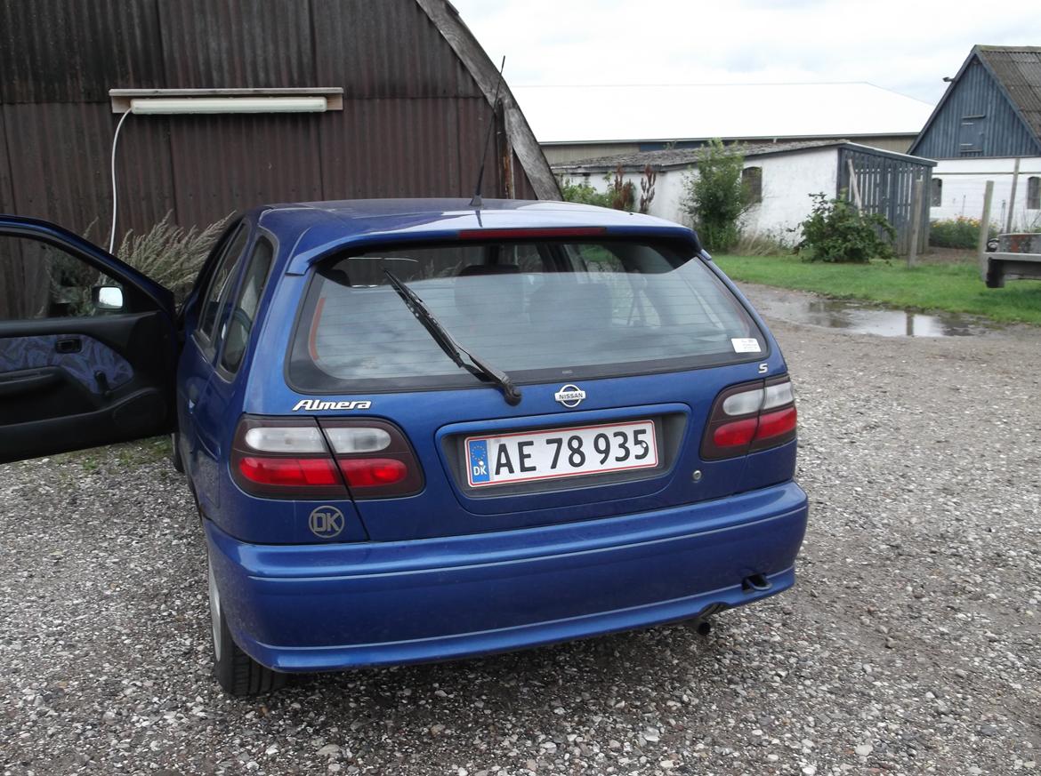Nissan Almera 1,4 S Solgt :'( <3  - Fin lille røv :P billede 4