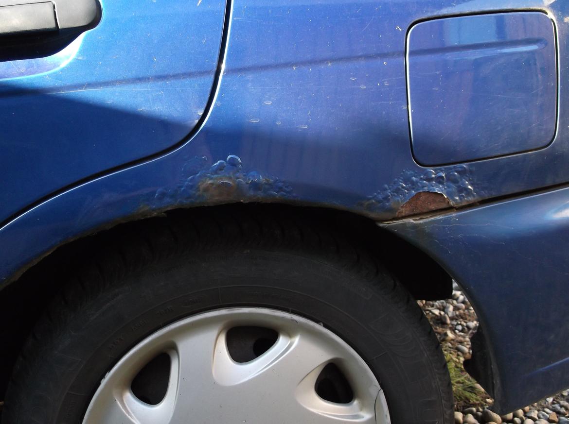 Nissan Almera 1,4 S Solgt :'( <3  - Lidt rust :/ regner med det skal laves  billede 13