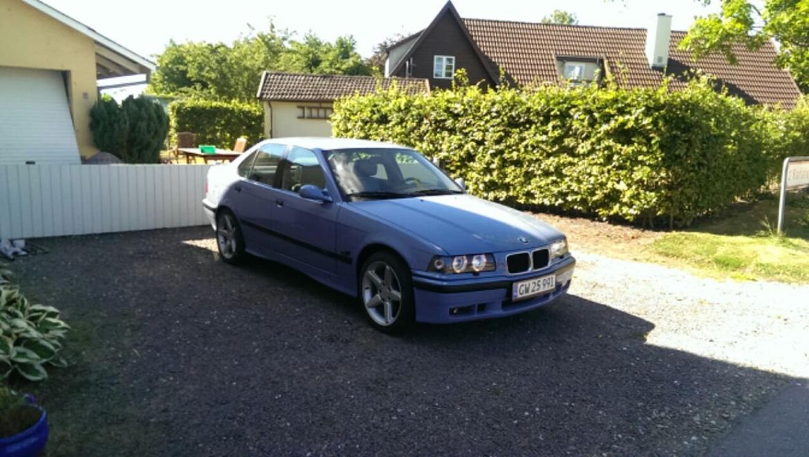 BMW E36 325I Sedan - Færdig samlet billede 12