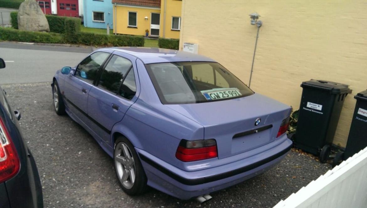 BMW E36 325I Sedan - Færdig samlet billede 14