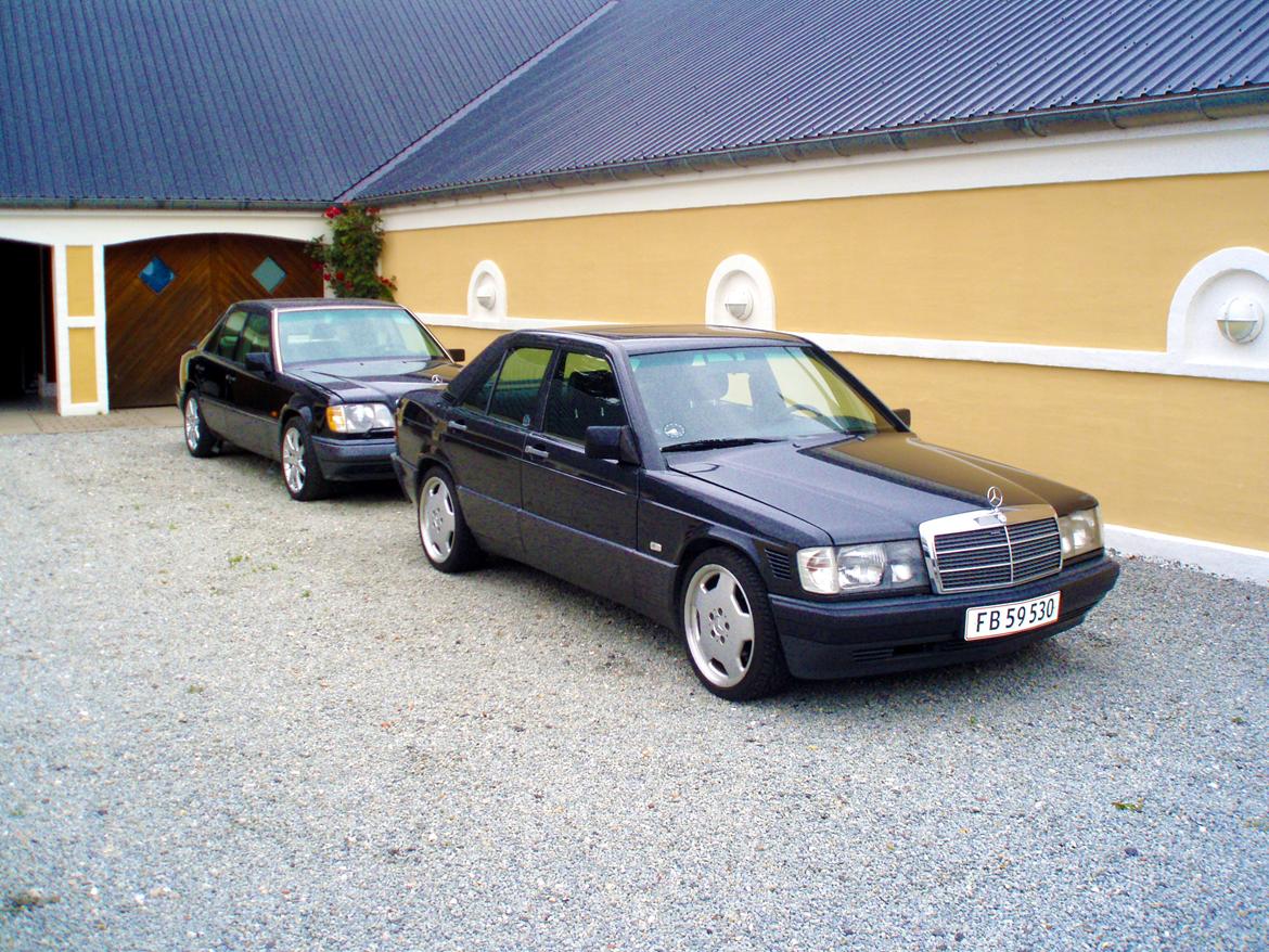 Mercedes Benz 190 D 3.0 24v - E420 i baggrunden glæder mig til at få den ud at køre:) billede 15
