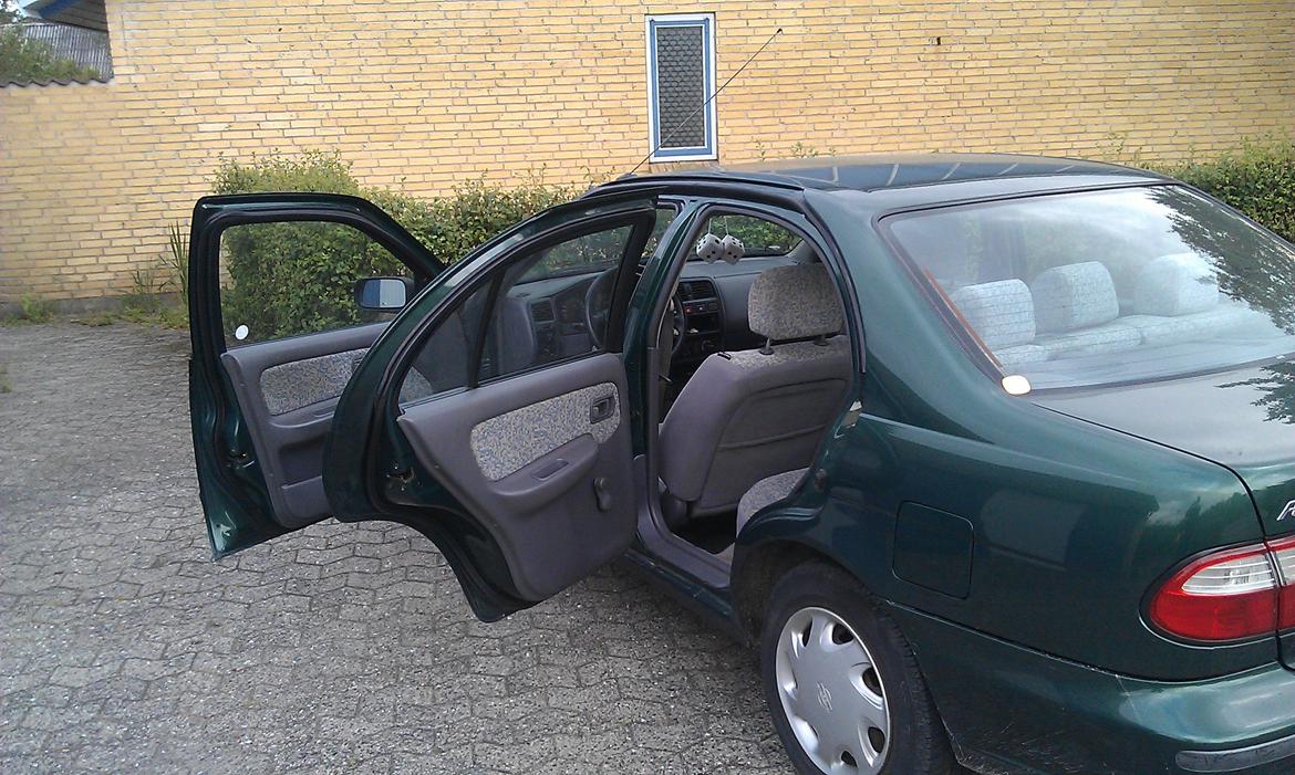 Nissan Almera 1.4 gx SOLGT billede 5